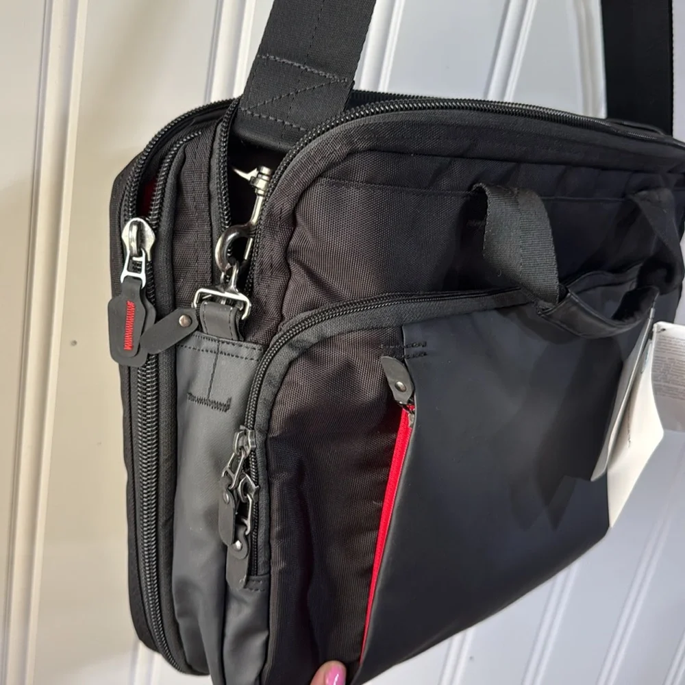 Black Dell Premier Briefcase Shoulder Bag for screens up to 15.6” NEW